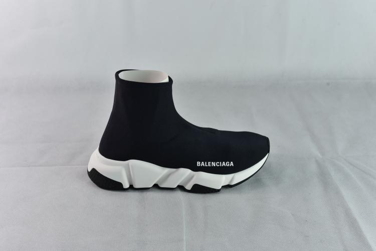 مملوكة مسبقًا Balenciaga Black Stretch Sneakers Size 39 