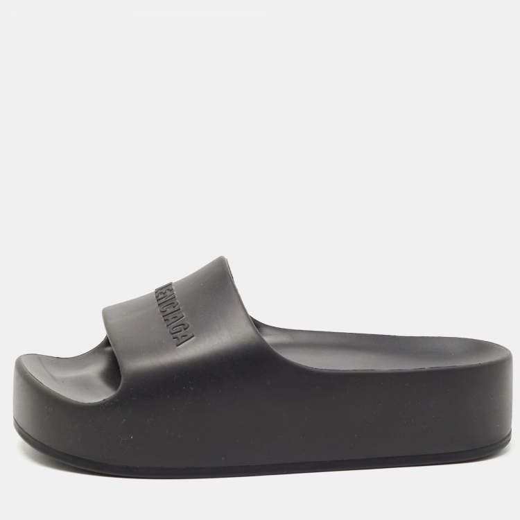 مملوكة مسبقًا Balenciaga Black Rubber Logo Pool Slides Size 38