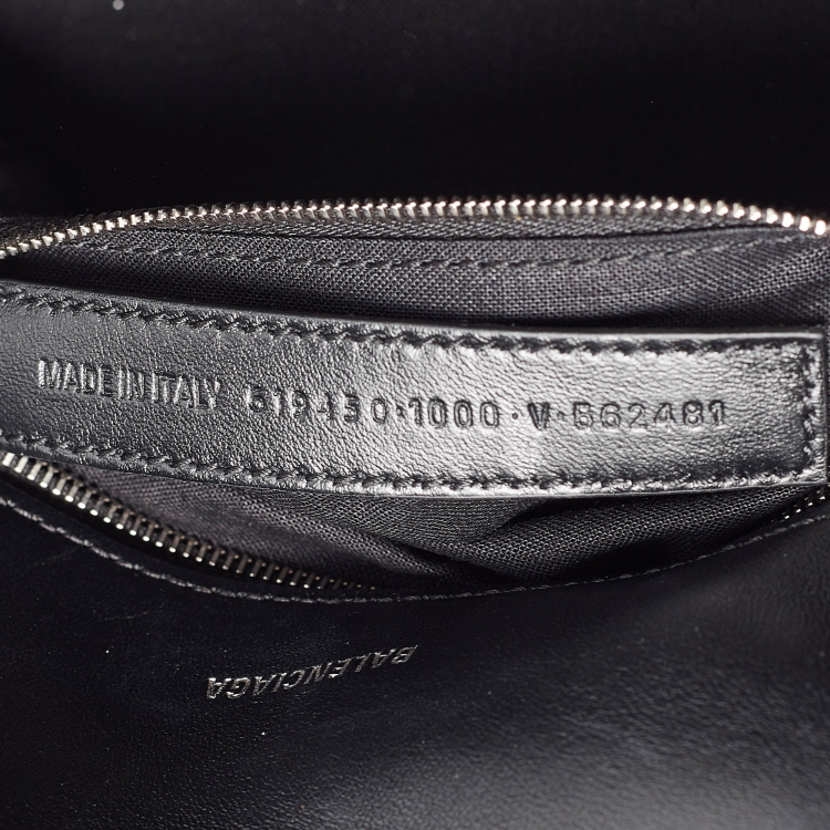 Pre Owned Balenciaga Black Quilted Leather Touch Puffy Clutch 