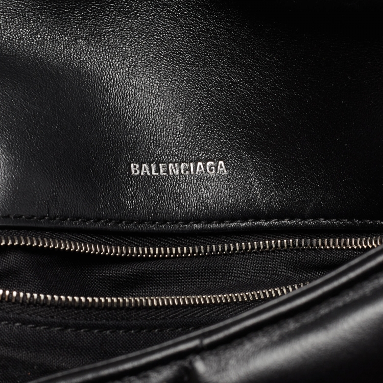 Pre Owned Balenciaga Black Quilted Leather Touch Puffy Clutch 
