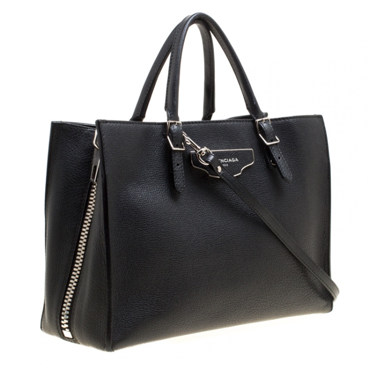 Pre Owned Balenciaga Black Leather Papier A6 Zip Top Handle Bag 