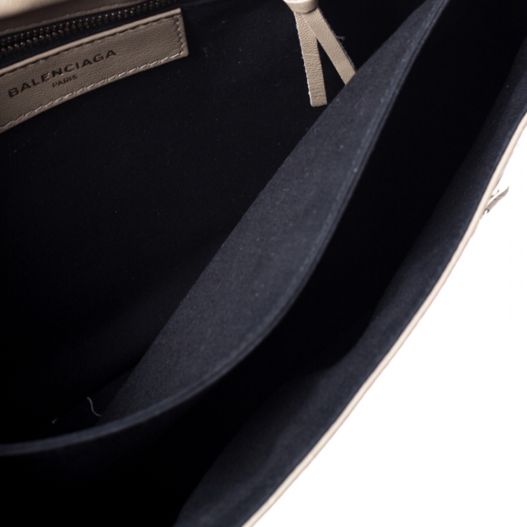 Pre Owned Balenciaga Nude Croc Embossed Leather Classic Envelope Clutch