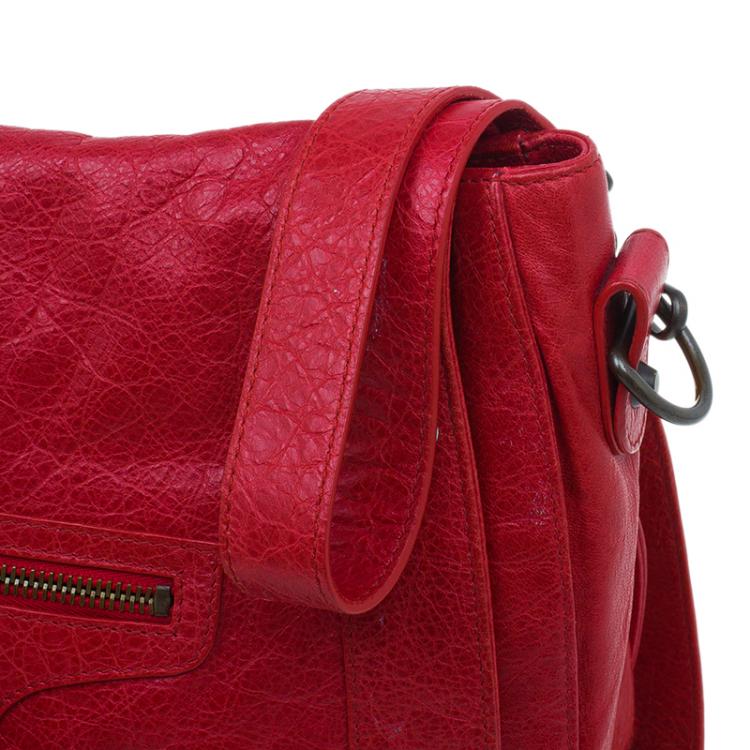 Pre Owned Balenciaga Red Lambskin Leather Folk Messenger Bag