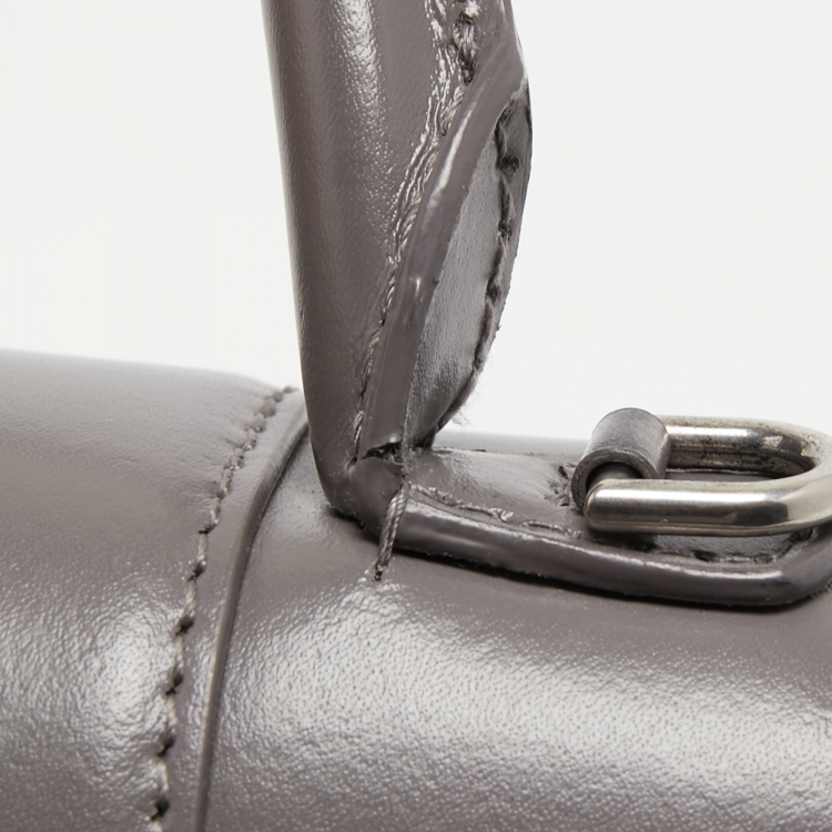 مملوكة مسبقًا Balenciaga Grey Leather Small Hourglass Top Handle Bag