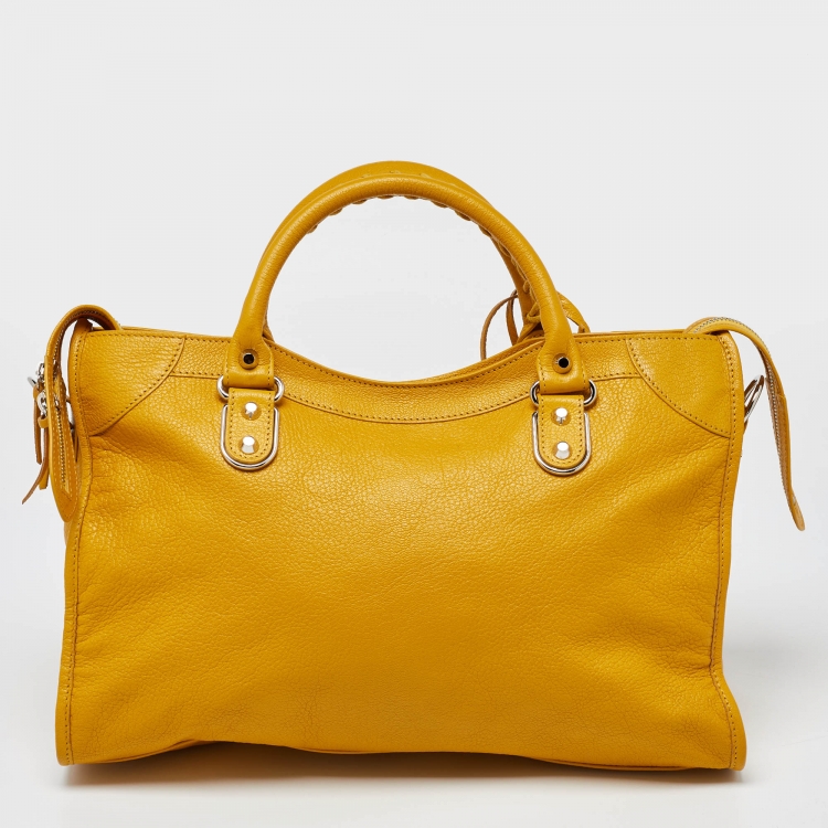 مملوكة مسبقًا Balenciaga Mangue Leather Classic Metallic Edge City Bag