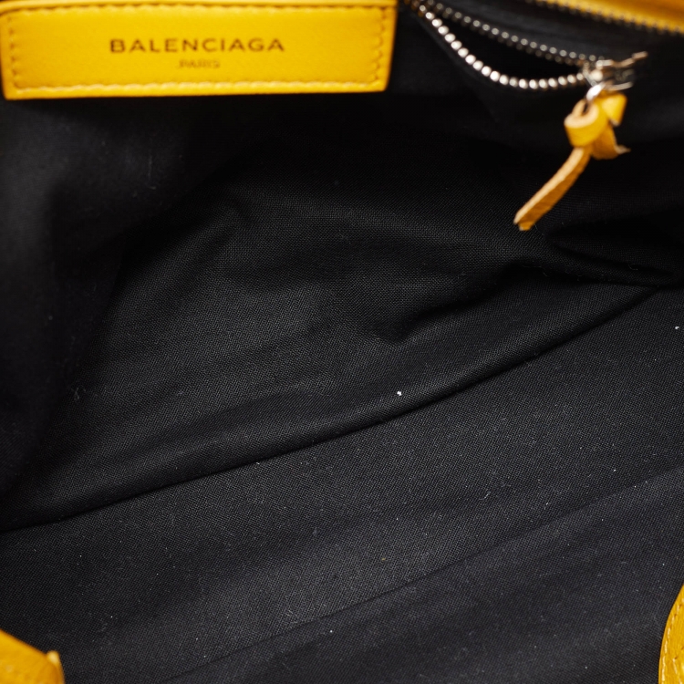 مملوكة مسبقًا Balenciaga Mangue Leather Classic Metallic Edge City Bag