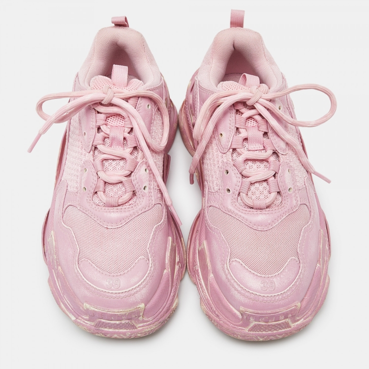 مملوكة مسبقًا Balenciaga Pink Faux Leather and Mesh Triple S Low Top Sneakers Size 39