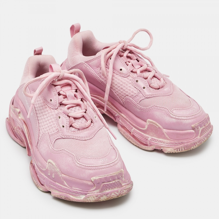 مملوكة مسبقًا Balenciaga Pink Faux Leather and Mesh Triple S Low Top Sneakers Size 39
