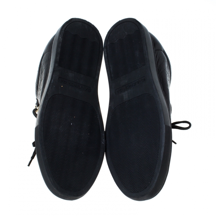 Pre Owned Balenciaga Black Crinkled Leather Arena Low Cut Sneakers Size 37
