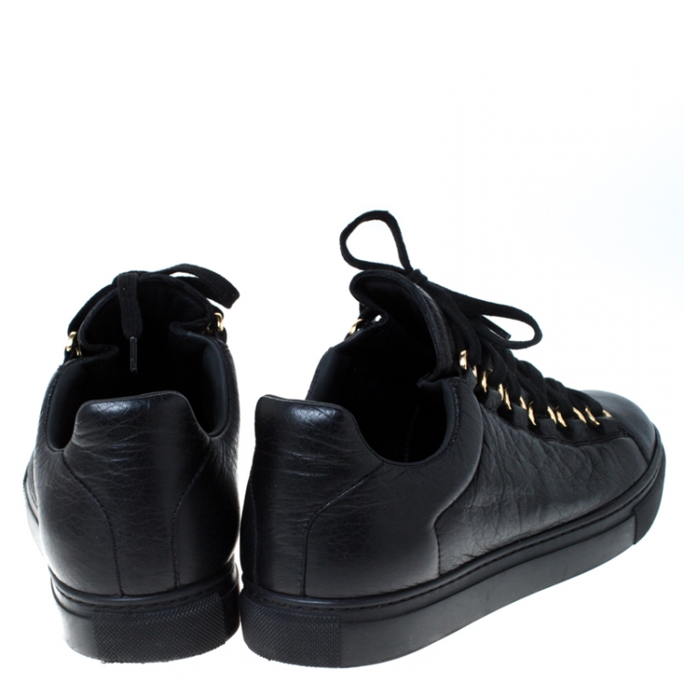Pre Owned Balenciaga Black Crinkled Leather Arena Low Cut Sneakers Size 37