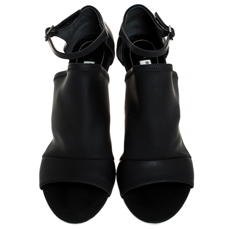 Pre Owned Balenciaga Black Rubberised Neoprene Glove Open Toe Ankle Strap Sandals Size 40