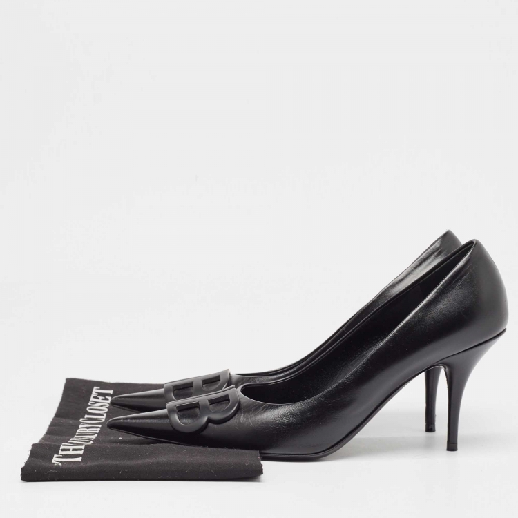 Pre Owned Balenciaga Black Leather BB Knife Pumps Size 38.5