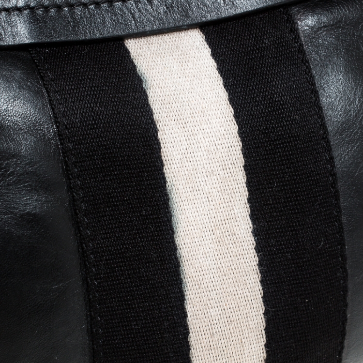 Pre Owned Bally Black Leather Traki Shoulder Bags