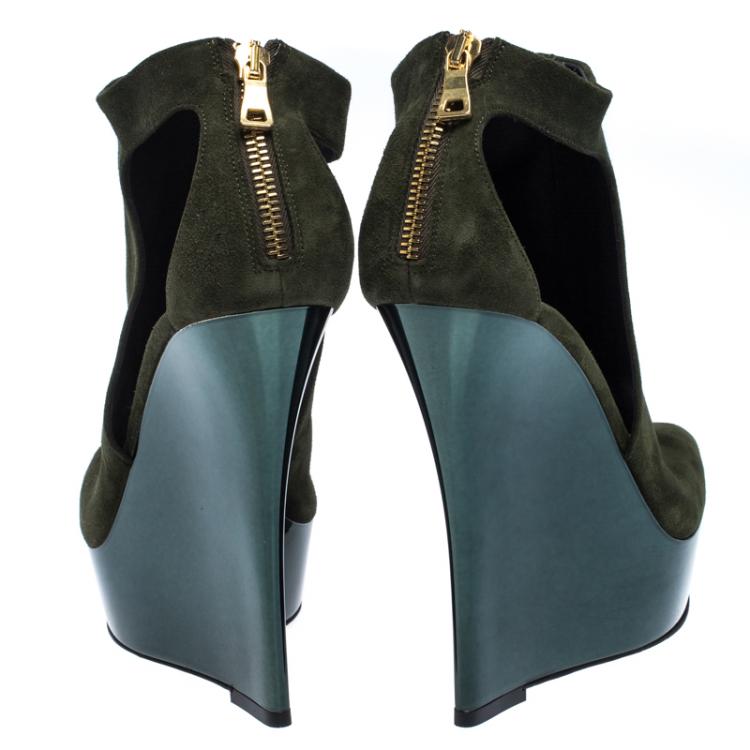Pre Owned Balmain Green Suede Amaya Cutout Platform Sandals Size 40