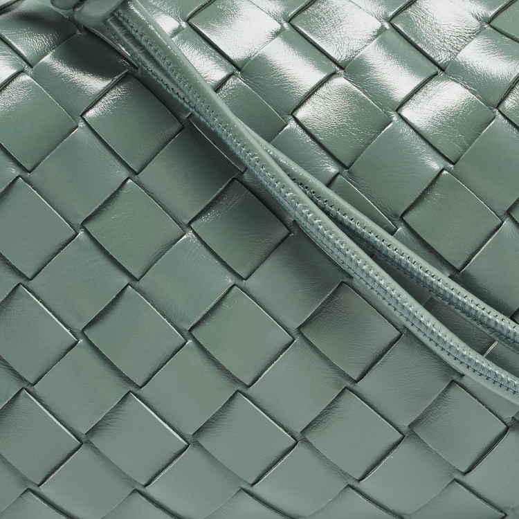 مملوكة مسبقًا Bottega Veneta Green Intrecciato Leather Mini Loop Crossbody Bag