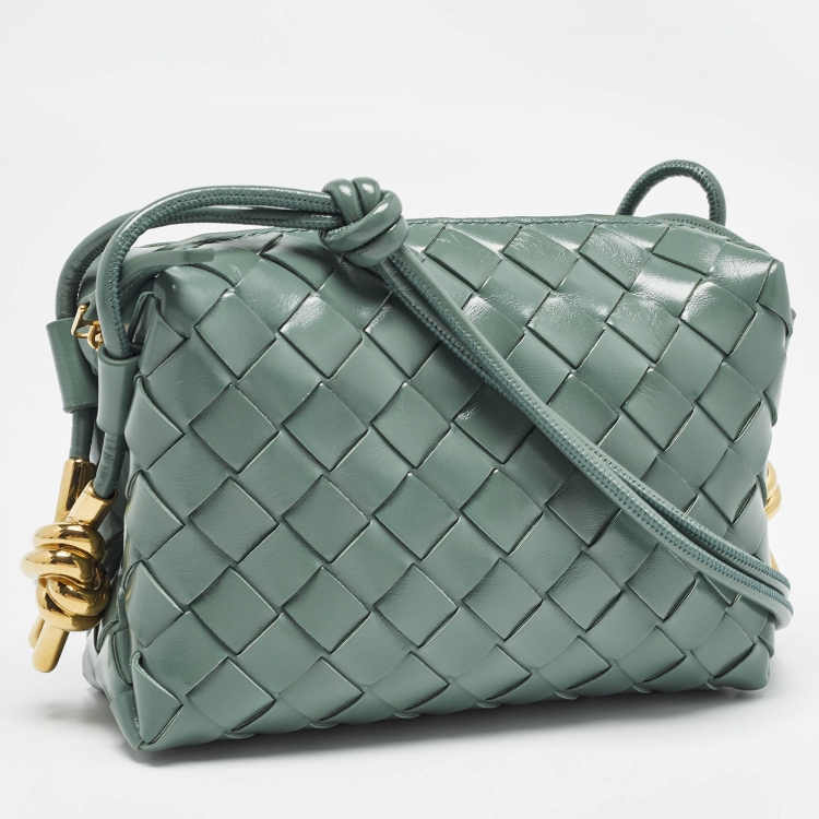مملوكة مسبقًا Bottega Veneta Green Intrecciato Leather Mini Loop Crossbody Bag
