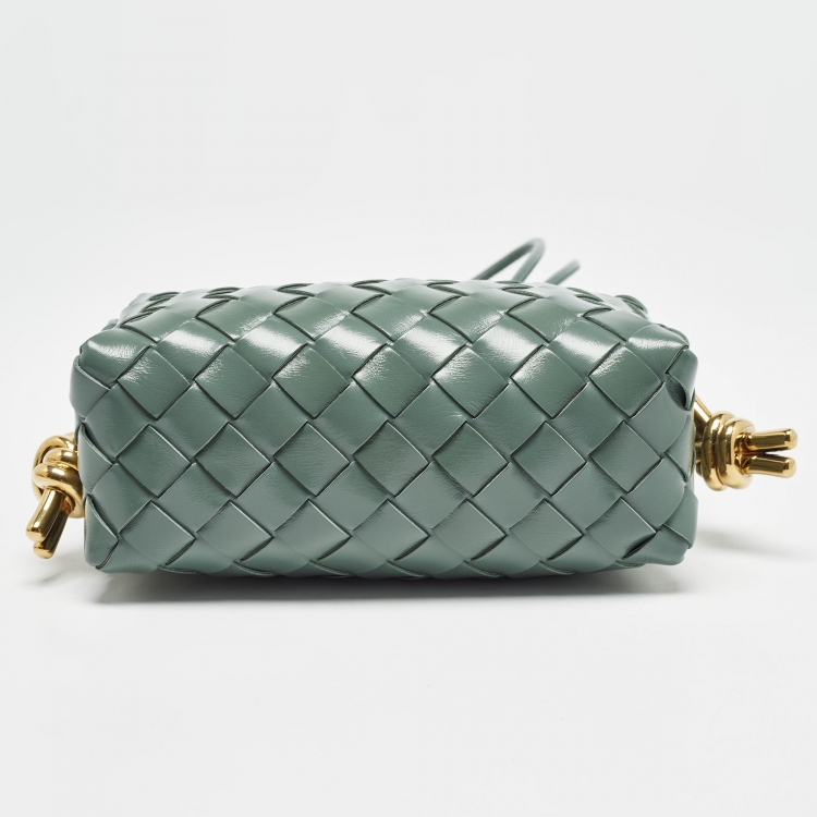 مملوكة مسبقًا Bottega Veneta Green Intrecciato Leather Mini Loop Crossbody Bag