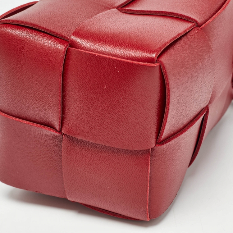 Pre Owned Bottega Veneta Red Intreccio Leather Mini Cassette Bucket Bag