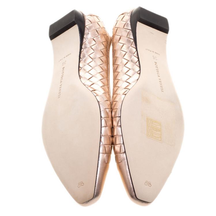 مملوكة مسبقًا Bottega Veneta Metallic Gold Intrecciato Leather Ballet Flats Size 36