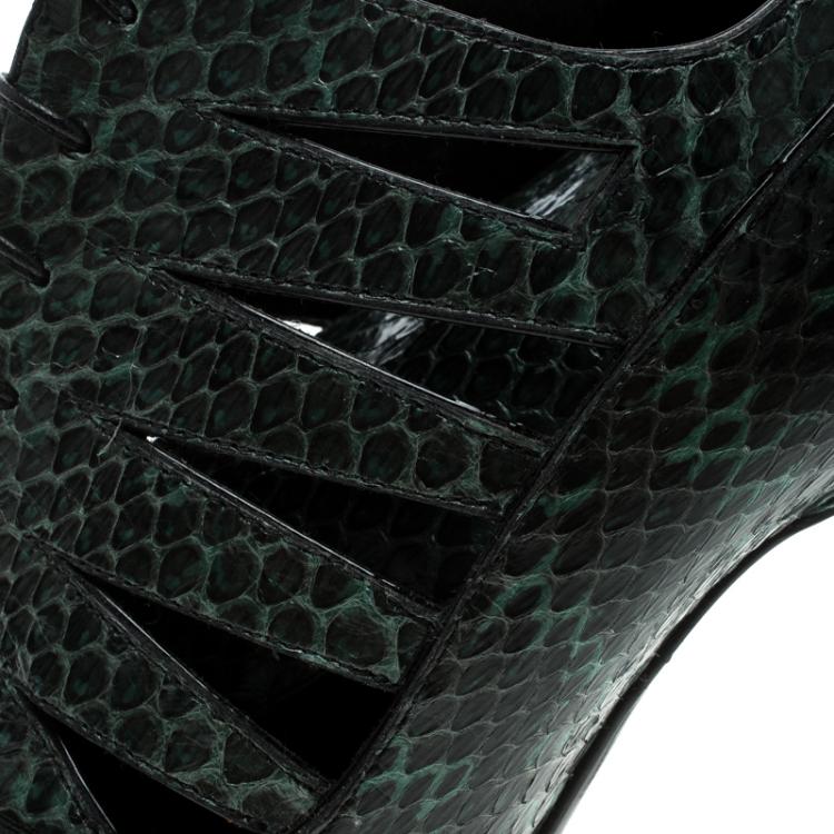 Pre Owned Bottega Veneta Green Python Leather Cutout Lace-Up Ankle Boots Size 38