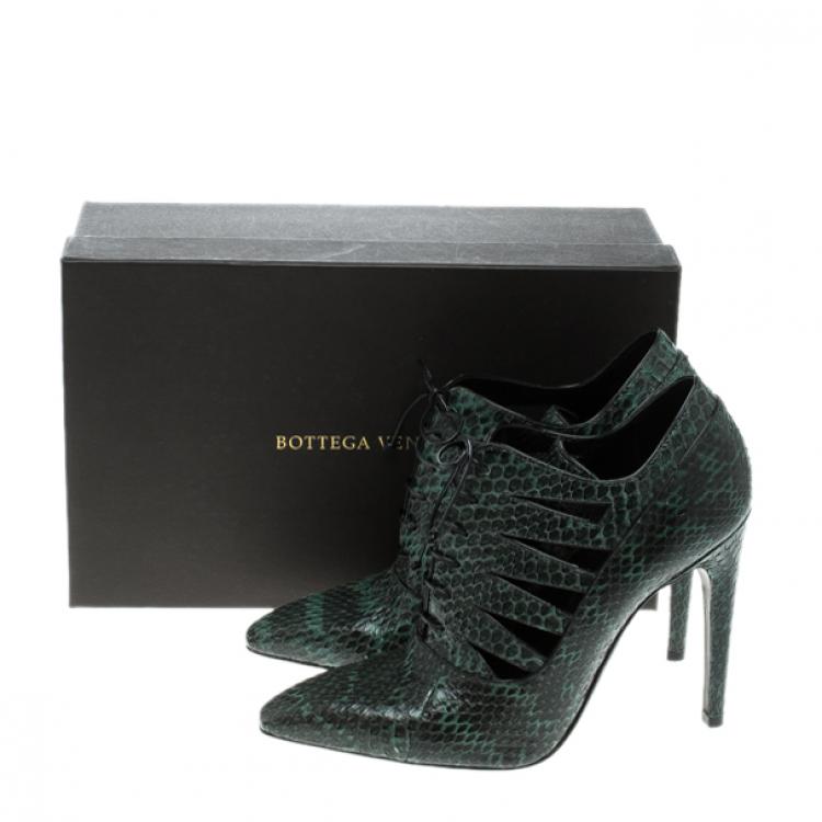 Pre Owned Bottega Veneta Green Python Leather Cutout Lace-Up Ankle Boots Size 38