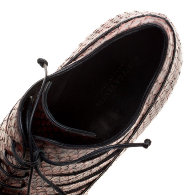 Pre Owned Bottega Veneta Burgundy Python Cutout Lace-Up Ankle Boots Size 37.5