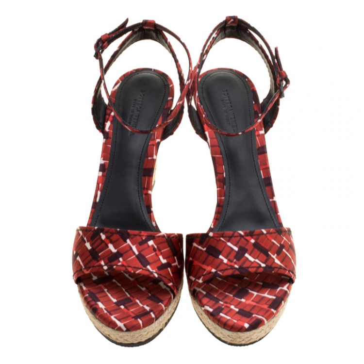 Pre Owned Bottega Veneta Red Printed Silk Ankle Strap Espadrille Wedge Sandals Size 39.5