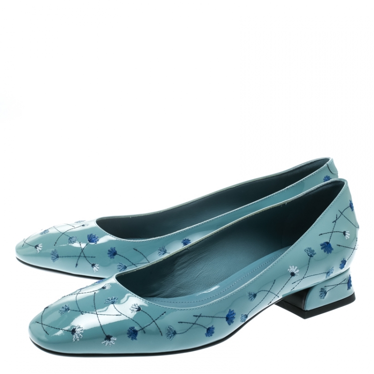 Pre Owned Bottega Veneta Powder Blue Floral Embroidered Patent Leather Pumps Size 36.5