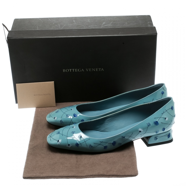 Pre Owned Bottega Veneta Powder Blue Floral Embroidered Patent Leather Pumps Size 36.5