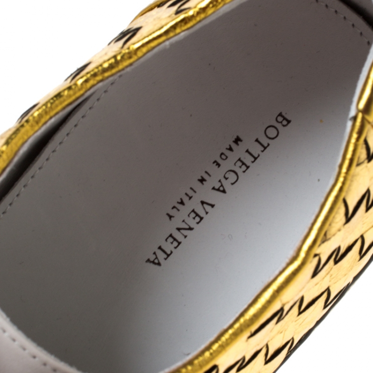 Pre Owned Bottega Veneta Metallic Gold Intrecciato Leather And Suede Cap Toe Low Top Sneakers Size 39.5