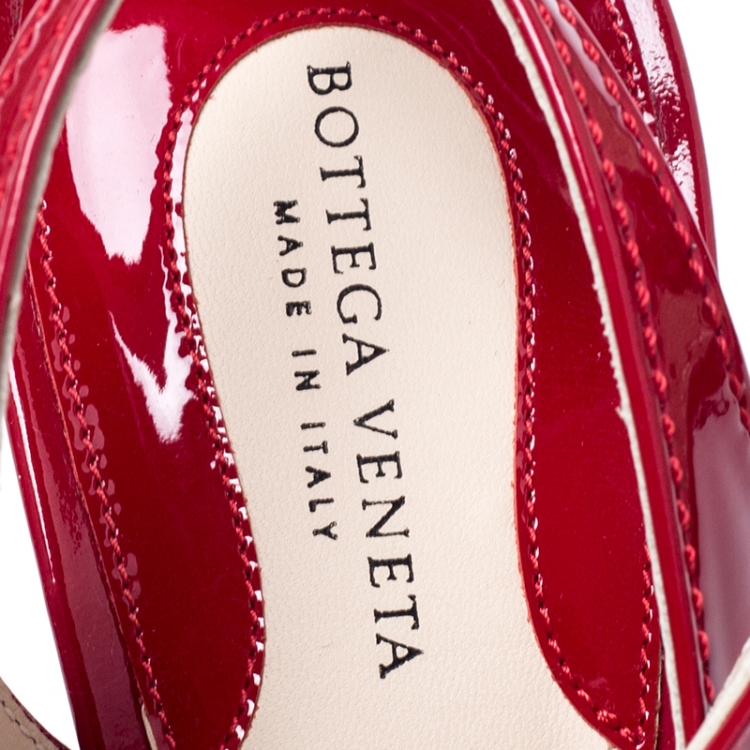 Pre Owned  Bottega Veneta Red Intrecciato Patent Leather Wedge Slingback Sandals Size 39