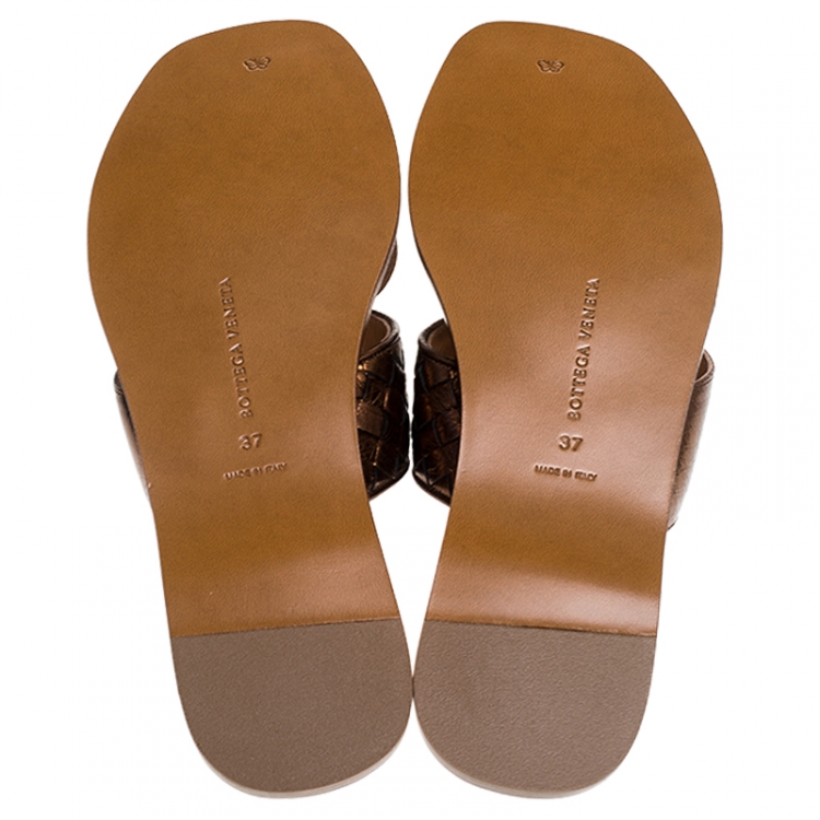 Pre Owned Bottega Veneta Bronze Metallic Intrecciato Crisscross Leather Flat Slides Size 37