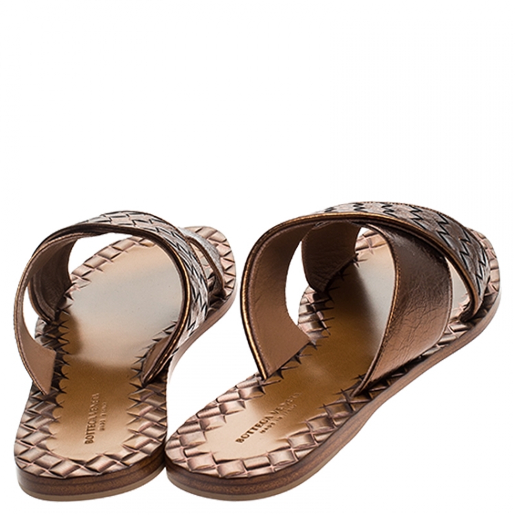 Pre Owned Bottega Veneta Bronze Metallic Intrecciato Crisscross Leather Flat Slides Size 37