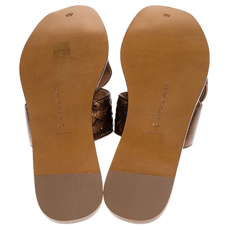 Pre Owned Bottega Veneta Metallic Bronze Criss Cross Intrecciato Leather Ravello Flat Slides Size 40