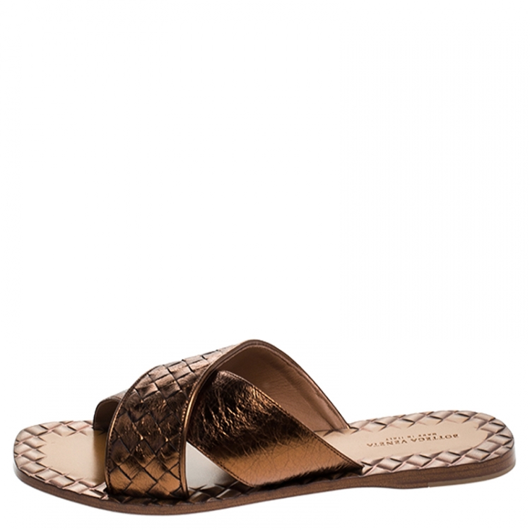 Pre Owned Bottega Veneta Metallic Bronze Criss Cross Intrecciato Leather Ravello Flat Slides Size 40