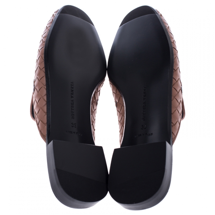 Pre Owned Bottega Veneta Beige Intreciatto Leather Mules Size 39
