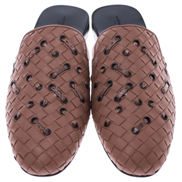 Pre Owned Bottega Veneta Beige Intreciatto Leather Mules Size 39