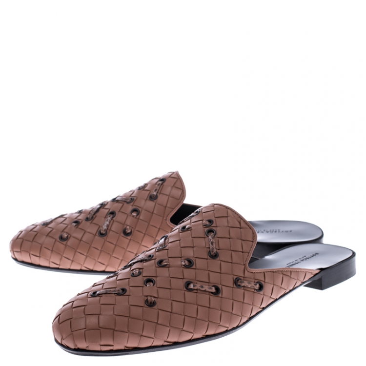 Pre Owned Bottega Veneta Beige Intreciatto Leather Mules Size 39