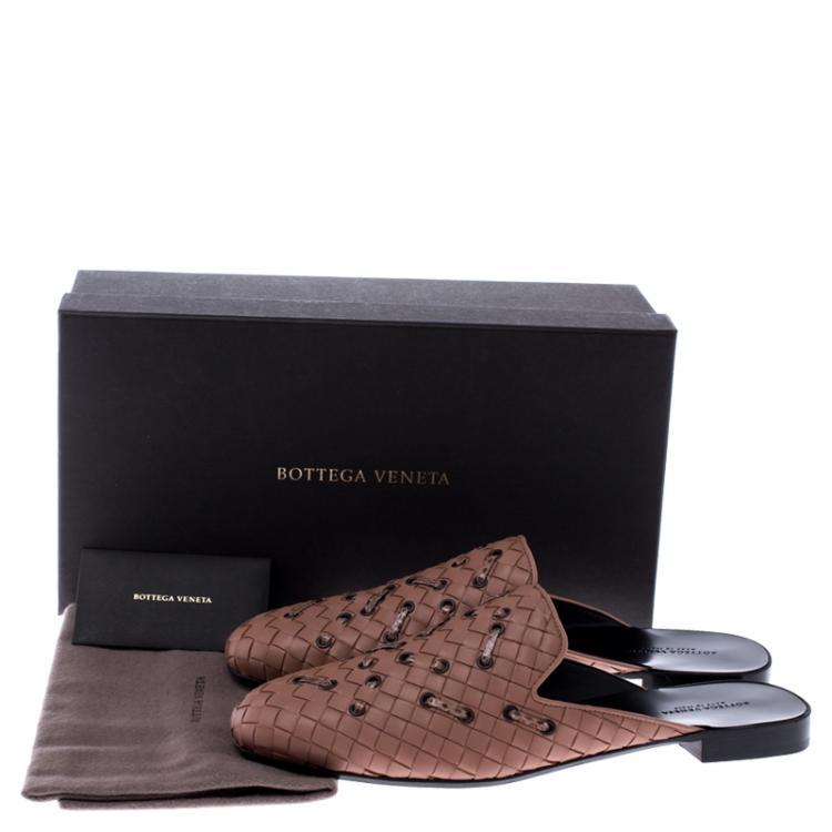 Pre Owned Bottega Veneta Beige Intreciatto Leather Mules Size 39