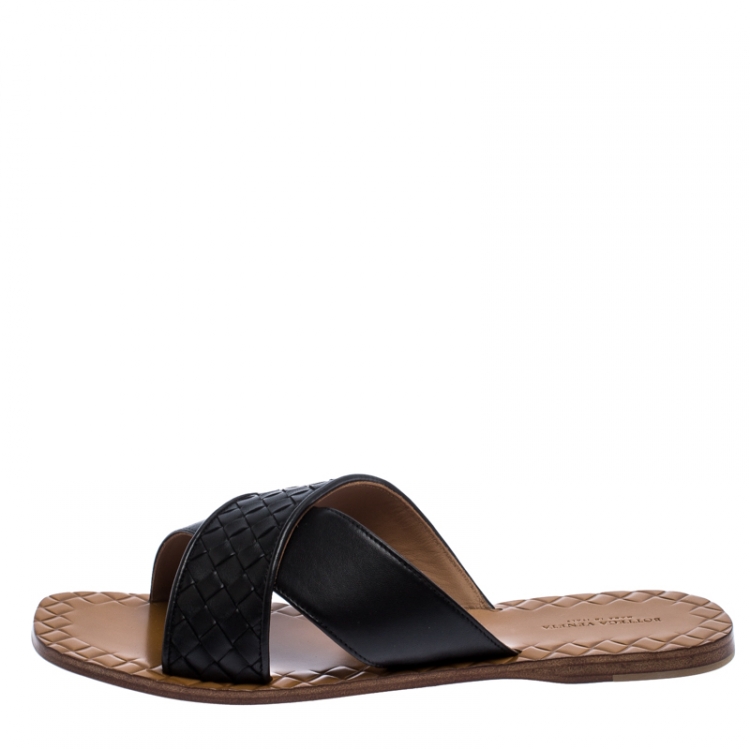 Pre Owned Bottega Veneta Black Leather Crisscross Flat Slides Size 40 