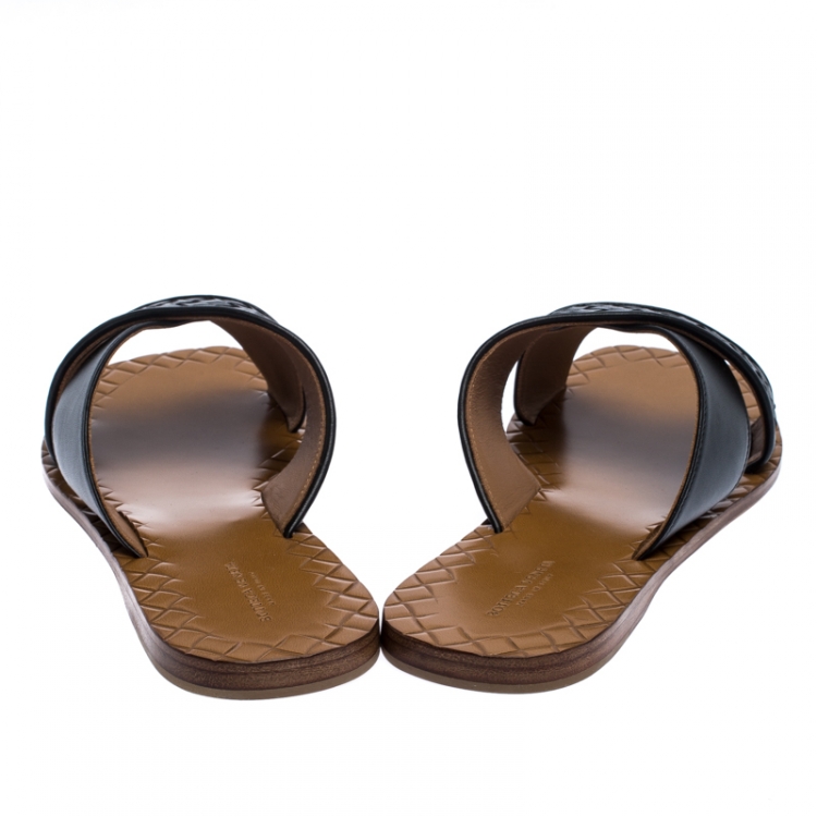 Pre Owned Bottega Veneta Black Leather Crisscross Flat Slides Size 40 