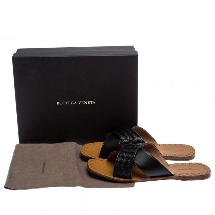 Pre Owned Bottega Veneta Black Leather Crisscross Flat Slides Size 40 