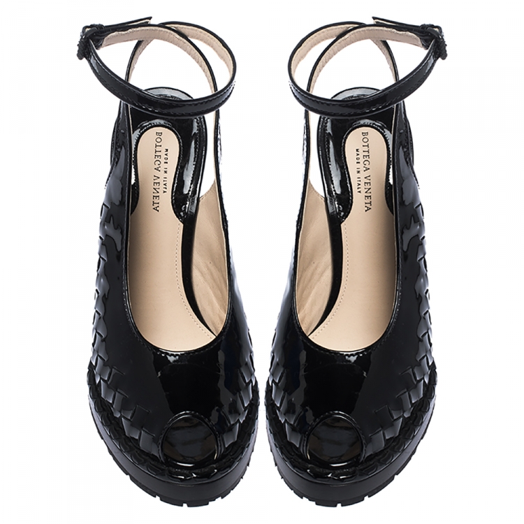 Pre Owned Bottega Veneta Black Patent Leather And Jute Intrecciato Wedge Ankle Wrap Peep Toe Sandals Size 37