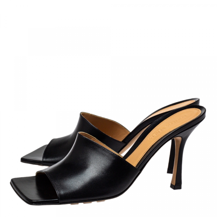 Pre Owned Bottega Veneta Black Leather Slide Sandals Size 40