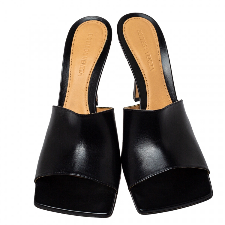 Pre Owned Bottega Veneta Black Leather Slide Sandals Size 40