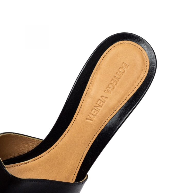 Pre Owned Bottega Veneta Black Leather Slide Sandals Size 40