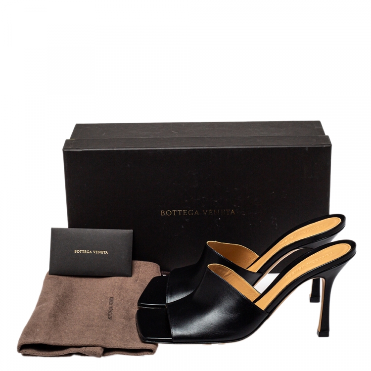 Pre Owned Bottega Veneta Black Leather Slide Sandals Size 40
