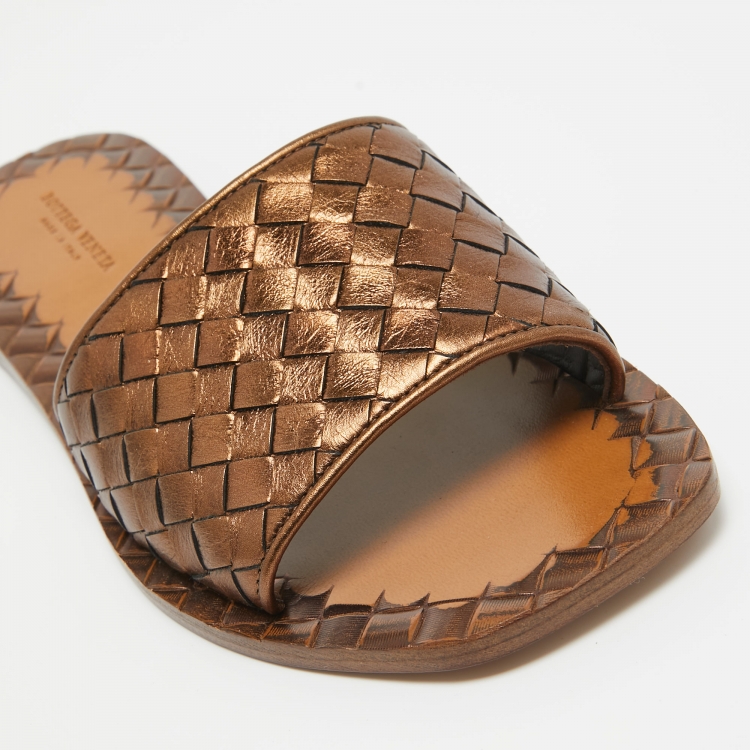Pre Owned Bottega Veneta Metallic Bronze Leather Intrecciato Slide Flats Size 36.5