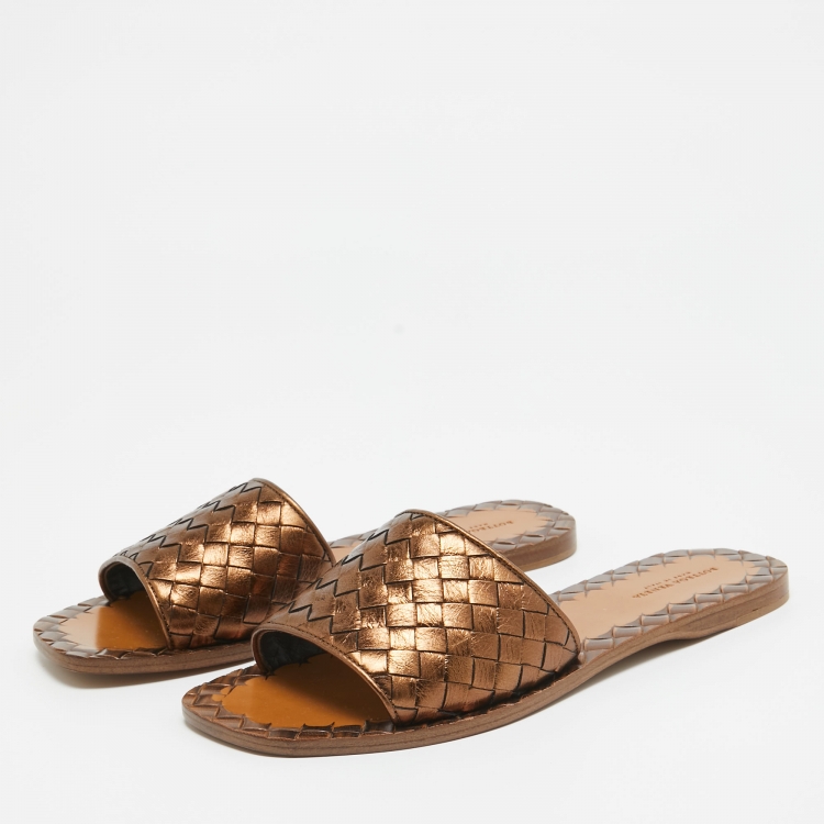 Pre Owned Bottega Veneta Metallic Bronze Leather Intrecciato Slide Flats Size 36.5
