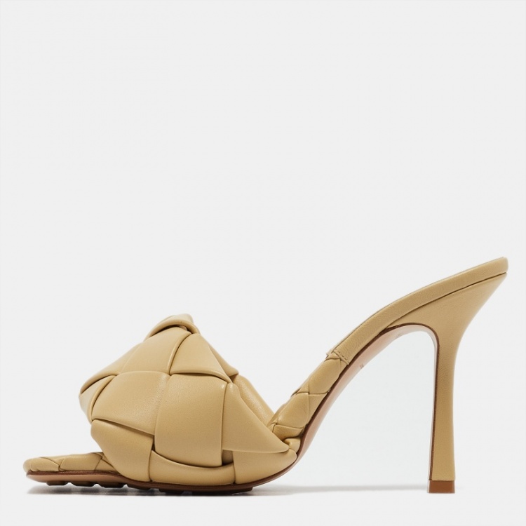 Pre Owned Bottega Veneta Light Yellow Quilted Leather Lido Slide Sandals Size 38
